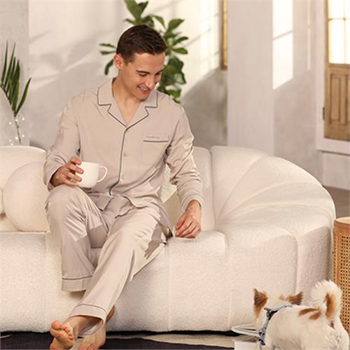 针织贡缎提花小方格男套装